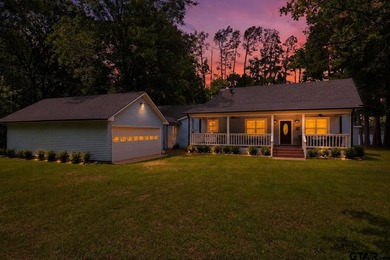 Beautifully renovated Lakehouse on Lake Jacksonville with 1,920 - photo 39