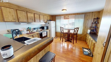 Beautifully updated home located in a quiet and friendly 55+ - photo 11