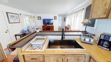 Beautifully updated home located in a quiet and friendly 55+ - photo 13