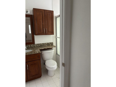 Beautiful two stories condo-townhouse in Courtyards at Nautica - photo 14