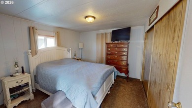 Beautifully updated home located in a quiet and friendly 55+ - photo 17