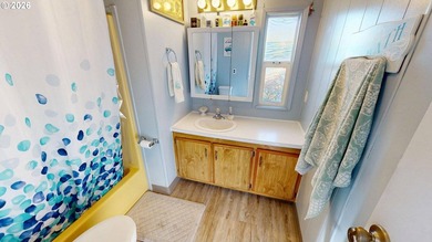 Beautifully updated home located in a quiet and friendly 55+ - photo 22