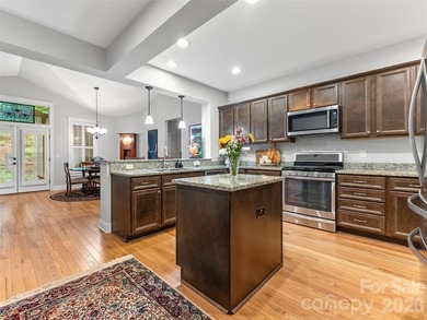Welcome to 151 Monarch! A meticulously maintained, move in ready - photo 8