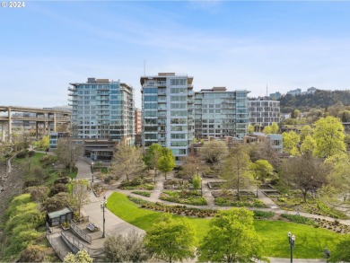 Lake Condo For Sale in Portland, Oregon