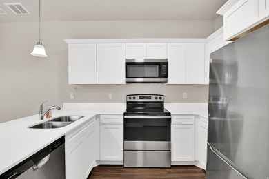 **BETTER THAN NEW!! *RARE FIND & MOVE IN READY!! *MORE SQUARE - photo 11