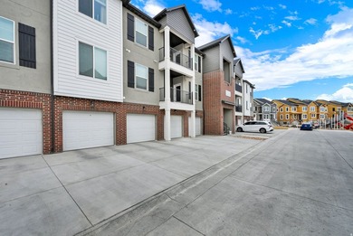 **BETTER THAN NEW!! *RARE FIND & MOVE IN READY!! *MORE SQUARE - photo 26