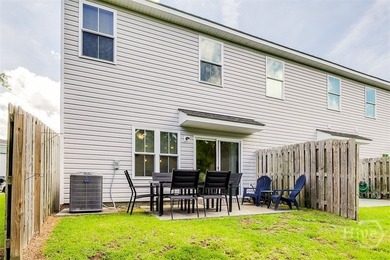 Welcome home to this beautiful 3-bedroom, 2.5-bath end-unit - photo 33