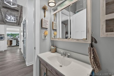 COMPLETELY REMODELED & FULLY FURNISHED! This turnkey 2-bedroom - photo 37