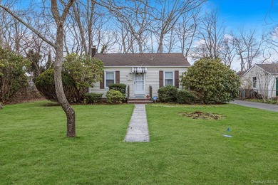 Experience the quintessential Bellport lifestyle in this - photo 1