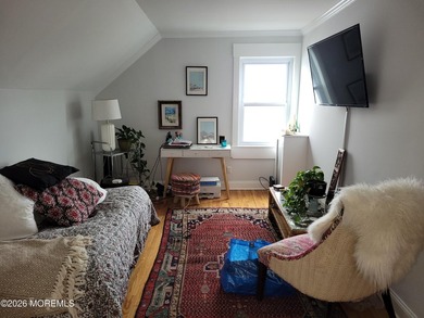 Beautifully renovated and maintained 5-unit apartment building - photo 19