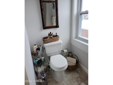 Beautifully renovated and maintained 5-unit apartment building - photo 24