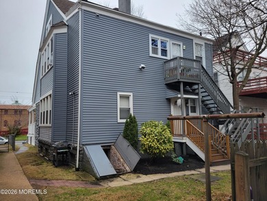 Beautifully renovated and maintained 5-unit apartment building - photo 29