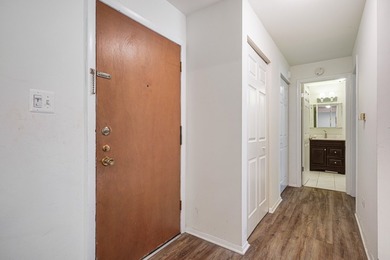 Welcome Home to this updated 1-bedroom, 1-bath condo in - photo 3