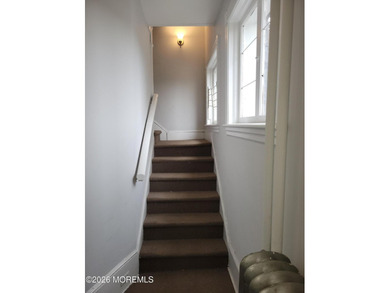 Beautifully renovated and maintained 5-unit apartment building - photo 35