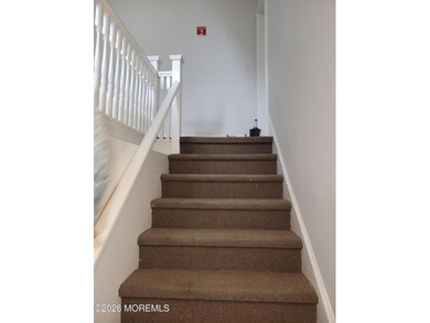 Beautifully renovated and maintained 5-unit apartment building - photo 36