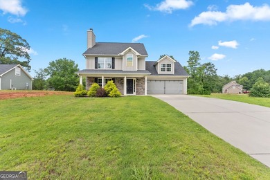 2021 Build offering a great floorplan situated on almost an acre - photo 4