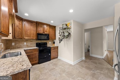 2021 Build offering a great floorplan situated on almost an acre - photo 10