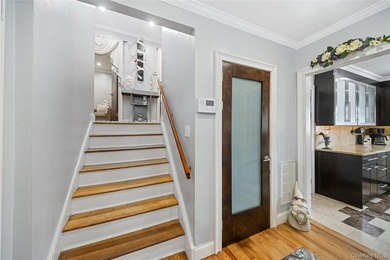 Welcome to 13 Noon Place - a beautifully maintained split-level - photo 5