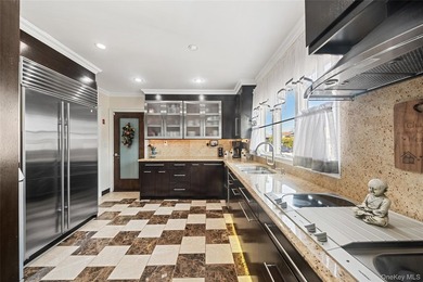 Welcome to 13 Noon Place - a beautifully maintained split-level - photo 8