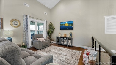 This gorgeous lakefront home truly has it all. Newly built in - photo 6