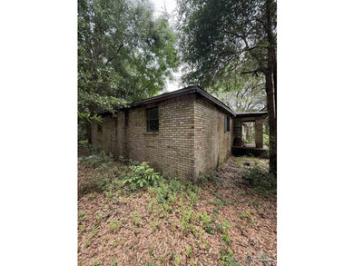 Investor Special with Incredible Potential! This spacious 3,312 - photo 3