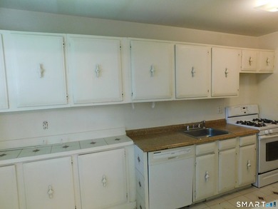 Spacious first floor Ranch style 2-bedroom condo, in a desirable - photo 7