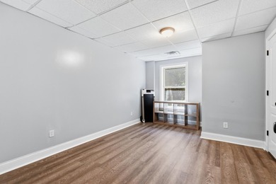 Custom-built 6BR/5BA home near the water with an easy commute to - photo 35