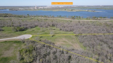 Lake Halbert Lot For Sale in Corsicana Texas