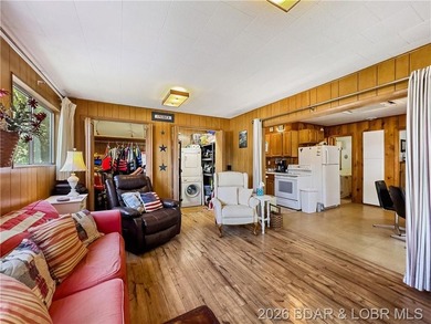 This lake home has it all for 1 price - Boat, 2 PWC's, Paddle - photo 10