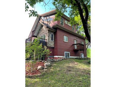Prepare to fall in love with this stunning rustic riverfront - photo 2