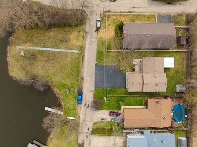 Enjoy peaceful water views in this well-maintained 3-bedroom, 2 - photo 6