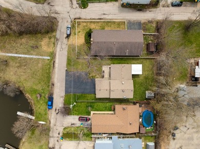 Enjoy peaceful water views in this well-maintained 3-bedroom, 2 - photo 7