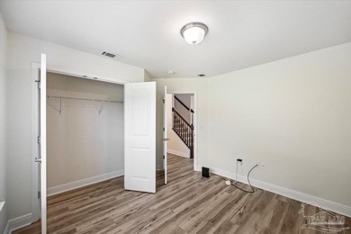 Come discover this beautifully refreshed 4-bedroom, 3-bath home - photo 8