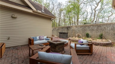 Upon entering this 4 bed nearly 2700sqft one level home, you'll - photo 32