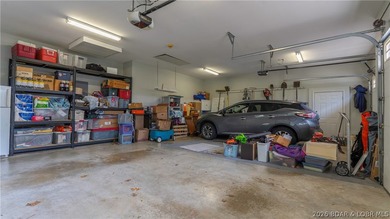 Upon entering this 4 bed nearly 2700sqft one level home, you'll - photo 43