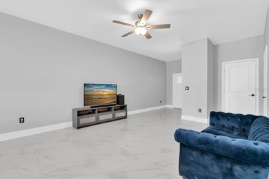 Under contract-accepting backup offers. Step into this - photo 6