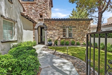 THIS GORGEOUS CHRISTOPHER HOME SHOWS LIKE A MODEL & IS NESTLED - photo 4
