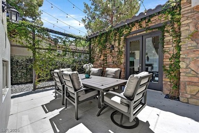 THIS GORGEOUS CHRISTOPHER HOME SHOWS LIKE A MODEL & IS NESTLED - photo 5