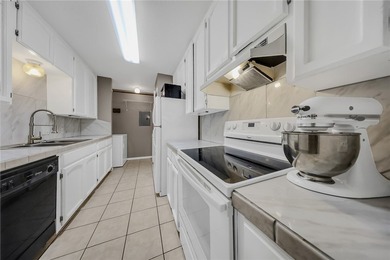 Charming and well-maintained, this 2-bedroom, 2-bath townhome - photo 11
