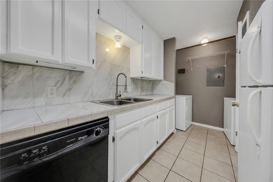 Charming and well-maintained, this 2-bedroom, 2-bath townhome - photo 12