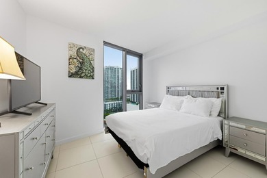 Welcome to the sky. Perched high on the 26th floor in the heart - photo 12