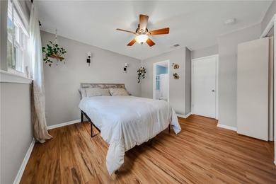 Charming and well-maintained, this 2-bedroom, 2-bath townhome - photo 16