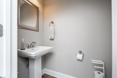 Welcome to 139 N Lakeview Dr in Duncan-a charming two-story - photo 17