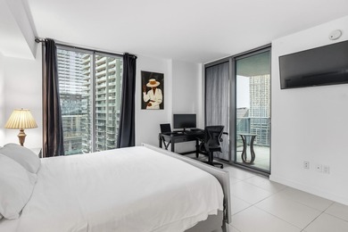 Welcome to the sky. Perched high on the 26th floor in the heart - photo 20