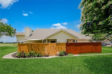 Charming and well-maintained, this 2-bedroom, 2-bath townhome - photo 21