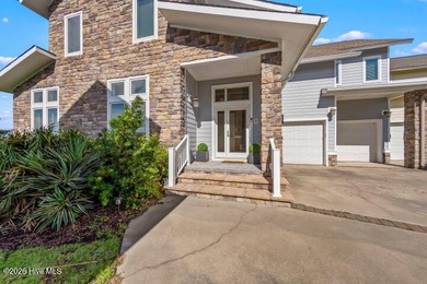 This amazingly luxurious three-bedroom townhome is set for - photo 4