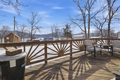 Welcome to this beautifully remodeled 3 bedroom, 2 bathroom - photo 7