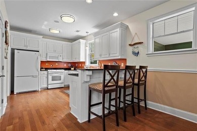 PRIVATE LAKEFRONT RETREAT WITH DEEP-WATER DOCK, GUEST APARTMENT - photo 20