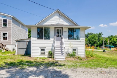 Lake Home For Sale in Antioch, Illinois