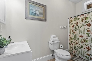 PRIVATE LAKEFRONT RETREAT WITH DEEP-WATER DOCK, GUEST APARTMENT - photo 43